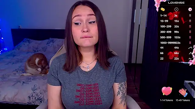 Snapshot of Cutie-Melanie chatting on November 2, 2025, 8:22 pm Cutie-Melanie online show from November 2, 2025, 8:22 pm