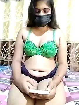 SLZAARA online show from December 22, 2024, 4:48 pm