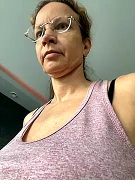 AnnikaRose online show from September 23, 2025, 5:43 am