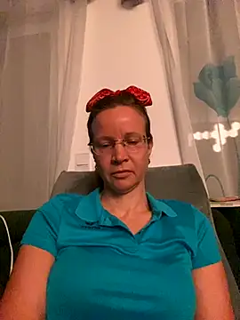 AnnikaRose online show from November 27, 2025, 6:48 am