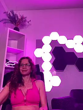 AnnikaRose online show from May 21, 2026, 3:46 am