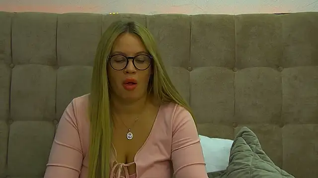 MariaNeumann online show from January 15, 2025, 3:18 pm