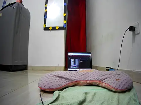 liam-65 online show from November 18, 2025, 11:47 am