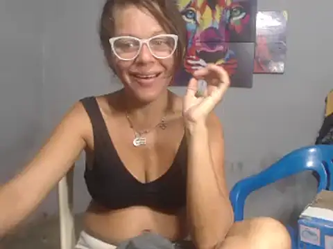 Snapshot of Horney-Blonde chatting on December 3, 2024, 3:41 am Horney-Blonde online show from December 3, 2024, 3:41 am