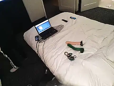 Snapshot of Jacknjimmyjohn chatting on December 11, 2024, 12:55 pm Jacknjimmyjohn online show from December 11, 2024, 12:55 pm