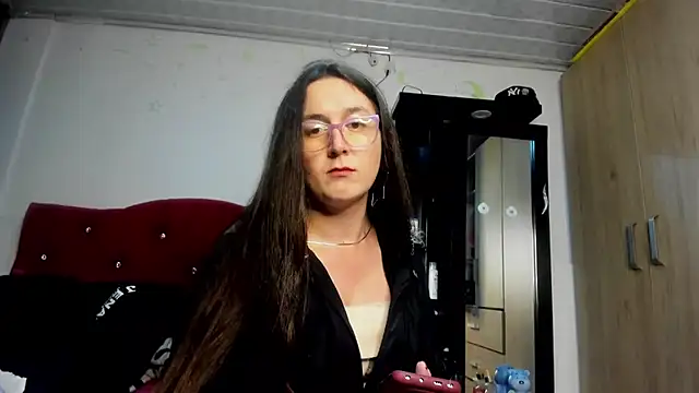 Snapshot of Sweet-Suck69 chatting on September 19, 2025, 5:53 am Sweet-Suck69 online show from September 19, 2025, 5:53 am