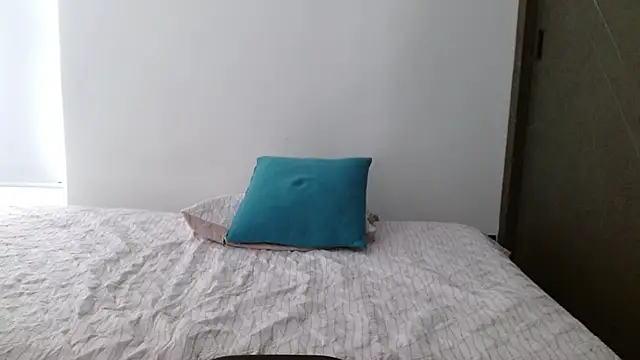 scarleth xue online show from November 28, 2025, 3:47 pm