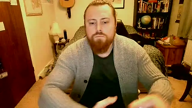 Hairy Guy30 online show from February 5, 2025, 10:33 pm