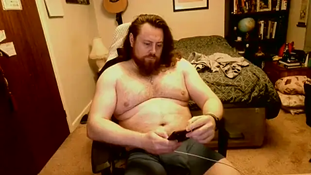 Snapshot of Hairy_Guy30 chatting on May 4, 2026, 9:00 pm Hairy Guy30 online show from May 4, 2026, 9:00 pm