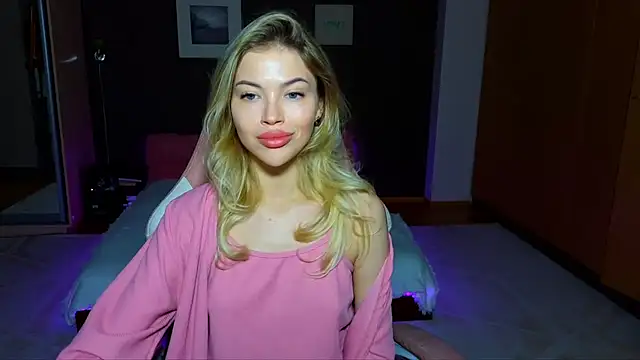 EmmyMills online show from February 15, 2025, 10:21 pm