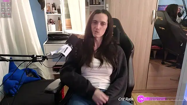 Snapshot of MemiKouki chatting on February 18, 2025, 7:19 pm MemiKouki online show from February 18, 2025, 7:19 pm