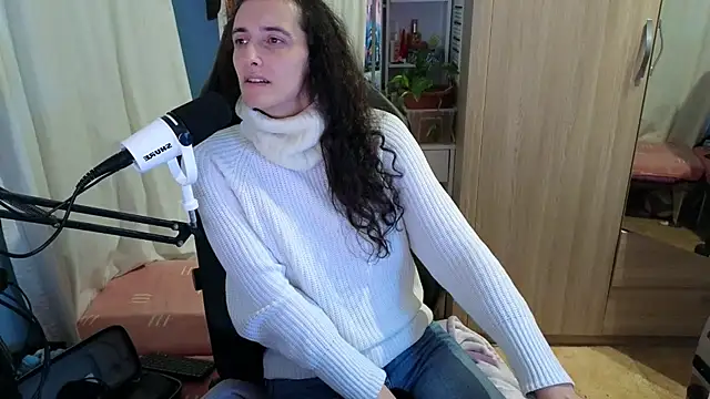 MemiKouki online show from November 24, 2025, 5:01 pm