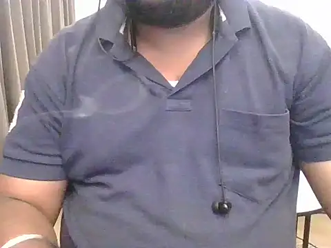 Hunk-Hand6 online show from September 28, 2025, 9:47 am