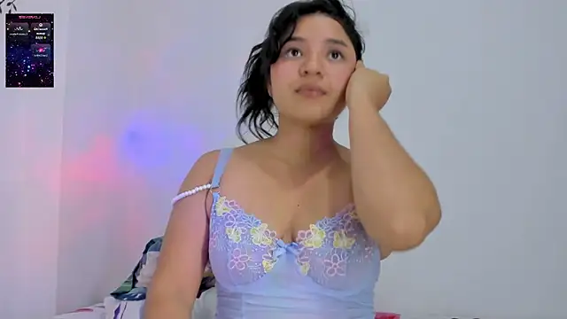 Snapshot of ayheleensexygirl1 chatting on November 4, 2025, 7:24 pm ayheleensexygirl1 online show from November 4, 2025, 7:24 pm