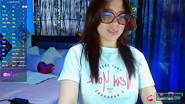 SharonR1 online show from September 13, 2025, 9:25 pm