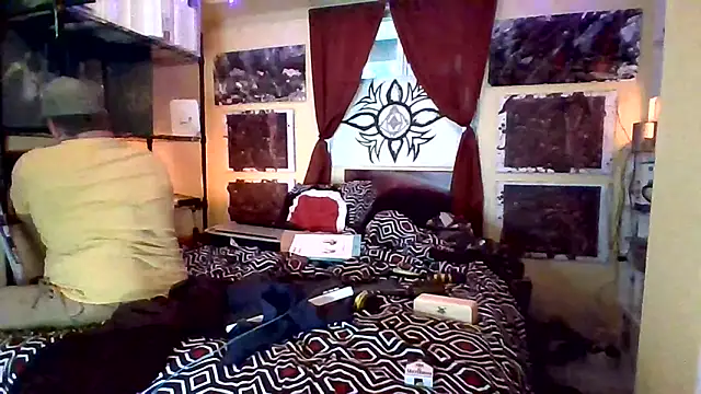 Snapshot of Mic_Oxinner chatting on November 16, 2025, 7:52 pm Mic Oxinner online show from November 16, 2025, 7:52 pm