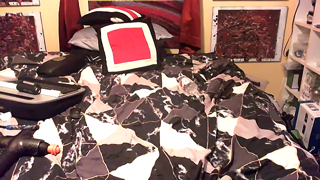 Snapshot of Mic_Oxinner chatting on December 4, 2025, 7:39 am Mic Oxinner online show from December 4, 2025, 7:39 am