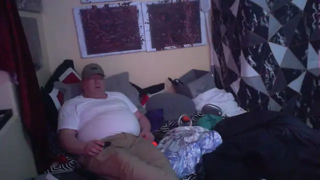 Snapshot of Mic_Oxinner chatting on January 15, 2026, 12:59 am Mic Oxinner online show from January 15, 2026, 12:59 am