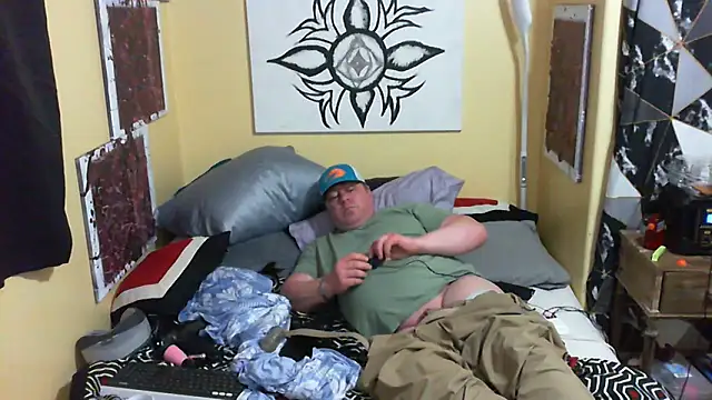 Snapshot of Mic_Oxinner chatting on February 13, 2026, 12:06 am Mic Oxinner online show from February 13, 2026, 12:06 am