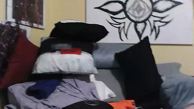 Snapshot of Mic_Oxinner chatting on February 16, 2026, 1:29 pm Mic Oxinner online show from February 16, 2026, 1:29 pm