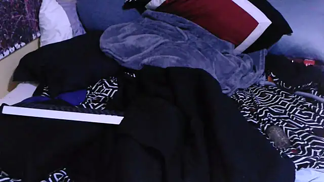 Snapshot of Mic_Oxinner chatting on February 22, 2026, 4:35 am Mic Oxinner online show from February 22, 2026, 4:35 am