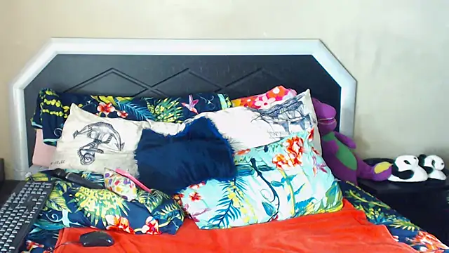 Bulkyyass online show from October 23, 2025, 5:29 am