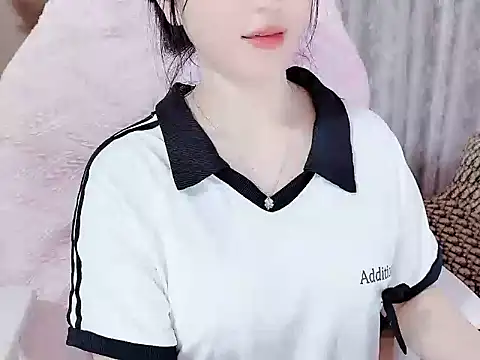 Snapshot of _Lygn__ chatting on September 17, 2025, 3:57 pm Lygn online show from September 17, 2025, 3:57 pm