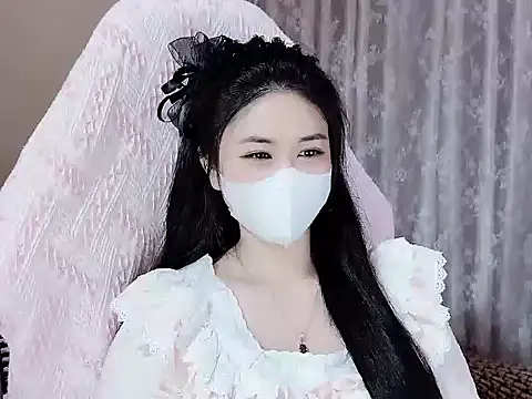 Snapshot of _Lygn__ chatting on October 24, 2025, 5:53 pm Lygn online show from October 24, 2025, 5:53 pm