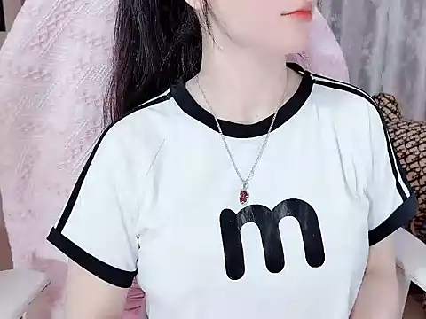 Snapshot of _Lygn__ chatting on November 4, 2025, 2:05 pm Lygn online show from November 4, 2025, 2:05 pm