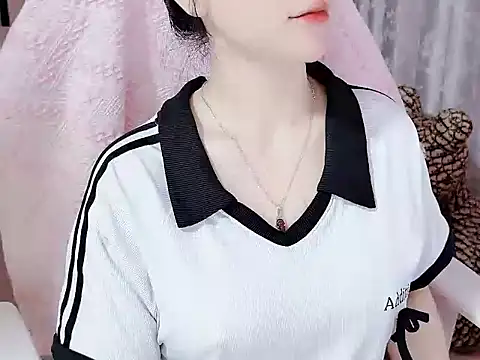 Snapshot of _Lygn__ chatting on November 6, 2025, 9:54 am Lygn online show from November 6, 2025, 9:54 am