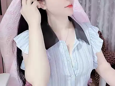 Snapshot of _Lygn__ chatting on November 12, 2025, 10:15 am Lygn online show from November 12, 2025, 10:15 am