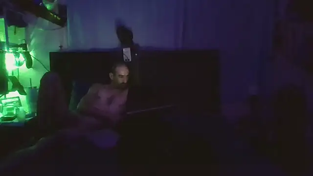 Snapshot of MexItl143 chatting on December 1, 2025, 6:07 am MexItl143 online show from December 1, 2025, 6:07 am