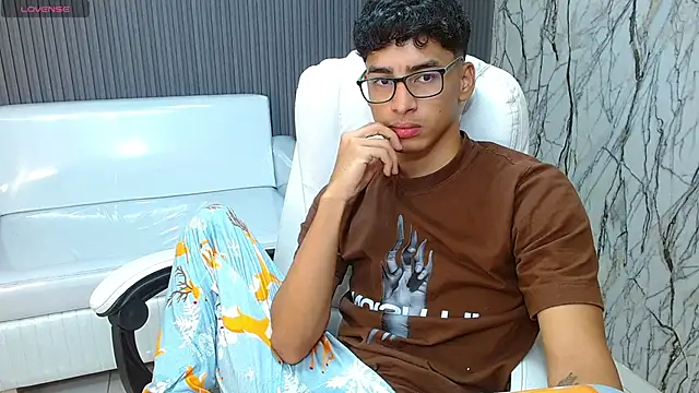 Snapshot of allens_joe chatting on October 21, 2025, 4:24 am allens joe online show from October 21, 2025, 4:24 am