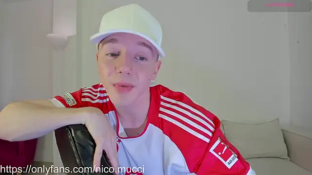 Snapshot of niico_18 chatting on December 4, 2024, 2:04 pm niico 18 online show from December 4, 2024, 2:04 pm