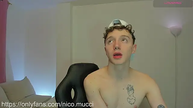 Snapshot of niico_18 chatting on January 9, 2025, 7:42 am niico 18 online show from January 9, 2025, 7:42 am