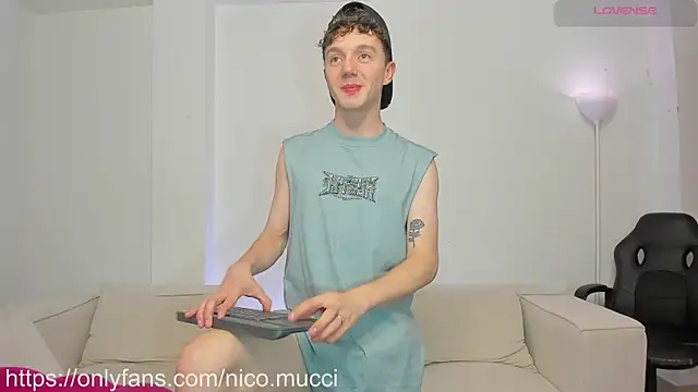 Snapshot of niico_18 chatting on January 11, 2025, 6:14 am niico 18 online show from January 11, 2025, 6:14 am