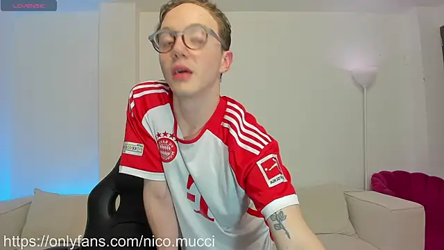 Snapshot of niico_18 chatting on January 16, 2025, 7:07 am niico 18 online show from January 16, 2025, 7:07 am