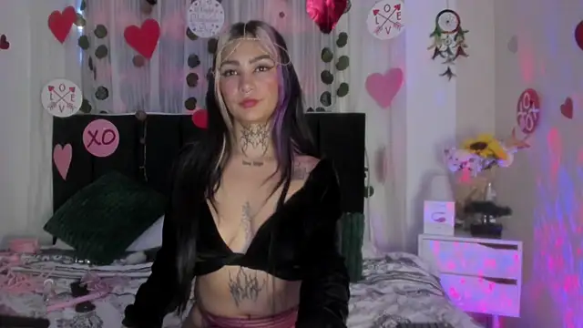 Snapshot of party-naugthysex chatting on February 15, 2025, 1:38 pm party-naugthysex online show from February 15, 2025, 1:38 pm