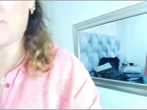 Snapshot of charlotte__G chatting on September 22, 2025, 11:12 am charlotte G online show from September 22, 2025, 11:12 am