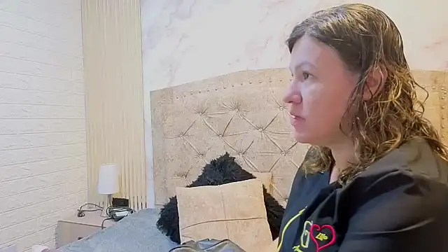 Snapshot of charlotte__G chatting on November 7, 2025, 11:21 am charlotte G online show from November 7, 2025, 11:21 am