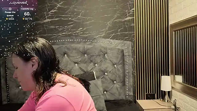 Snapshot of charlotte__G chatting on November 23, 2025, 8:47 am charlotte G online show from November 23, 2025, 8:47 am