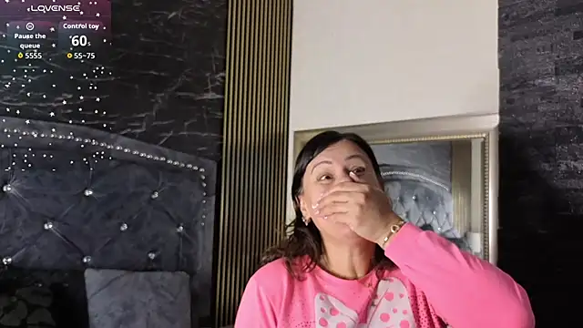 Snapshot of charlotte__G chatting on January 19, 2026, 11:03 am charlotte G online show from January 19, 2026, 11:03 am