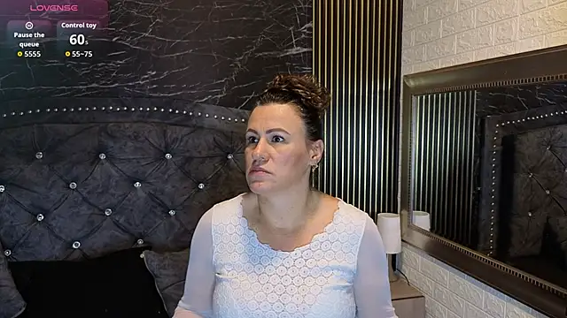 Snapshot of charlotte__G chatting on February 18, 2026, 11:28 am charlotte G online show from February 18, 2026, 11:28 am