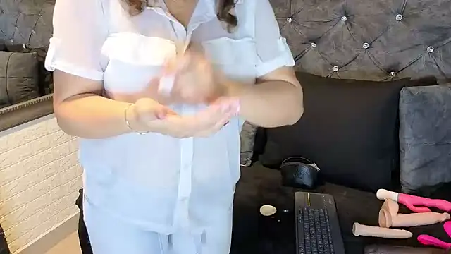 Snapshot of charlotte__G chatting on March 19, 2026, 10:52 am charlotte G online show from March 19, 2026, 10:52 am