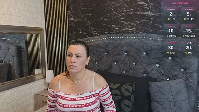 Snapshot of charlotte__G chatting on April 7, 2026, 10:37 am charlotte G online show from April 7, 2026, 10:37 am