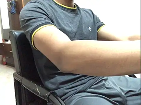 Zeuhorny online show from December 2, 2025, 7:20 pm