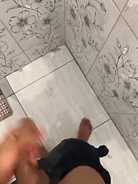 Snapshot of vintin21cm chatting on October 7, 2025, 11:46 pm vintin21cm online show from October 7, 2025, 11:46 pm