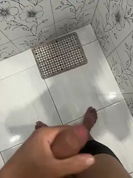 Snapshot of vintin21cm chatting on November 17, 2025, 11:38 am vintin21cm online show from November 17, 2025, 11:38 am