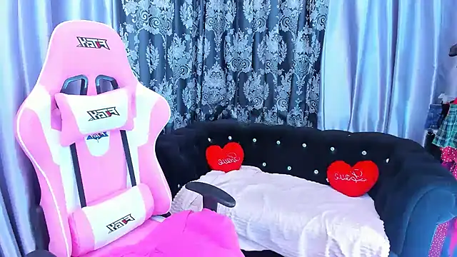 KamilaFoxy online show from March 18, 2025, 11:30 am