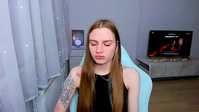 StellaLawless online show from January 8, 2025, 8:39 pm